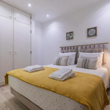 Comfortable Flat Near Marques De Pombal Appartamento Lisbona
