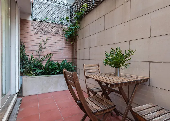 Апартаменты Comfortable Flat Near Marques De Pombal Лиссабон