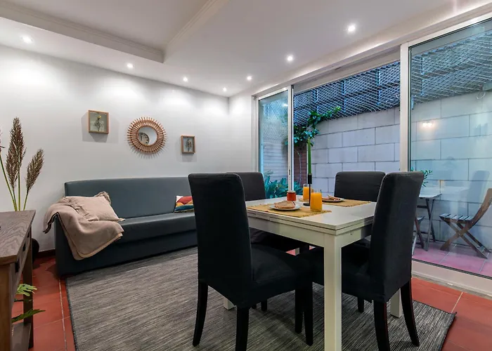 Comfortable Flat Near Marques De Pombal Апартаменты Лиссабон