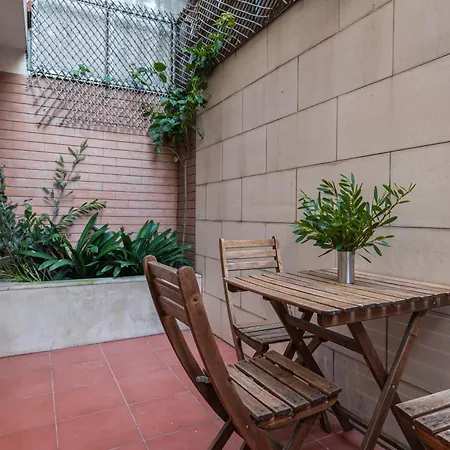 Апартаменты Comfortable Flat Near Marques De Pombal Лиссабон