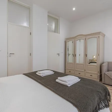 Comfortable Flat Near Marques De Pombal * Лиссабон