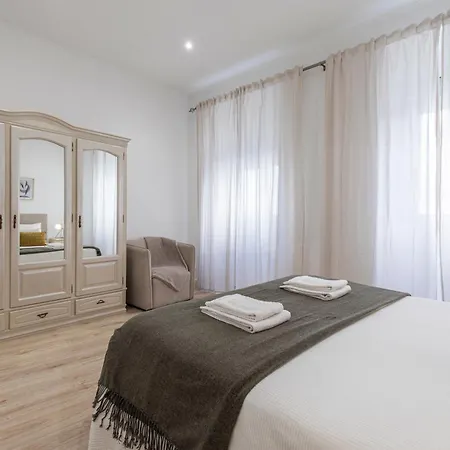 Comfortable Flat Near Marques De Pombal * Лиссабон