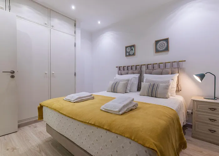 Comfortable Flat Near Marques De Pombal Apartment Lissabon