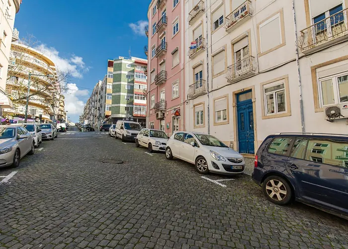 Comfortable Flat Near Marques De Pombal Lissabon