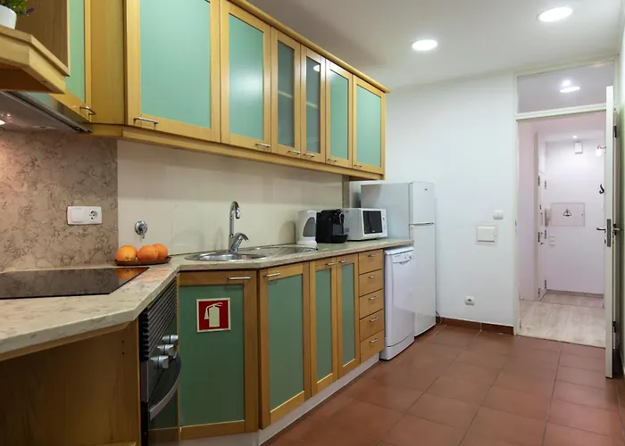 Comfortable Flat Near Marques De Pombal * Lissabon