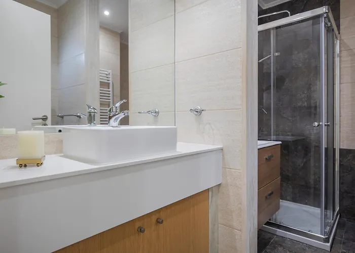 Comfortable Flat Near Marques De Pombal * Lisboa