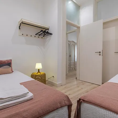 Comfortable Flat Near Marques De Pombal Apartamento *
