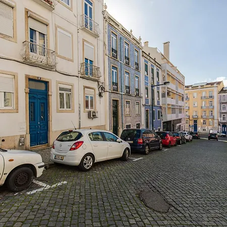 Comfortable Flat Near Marques De Pombal * Lisboa